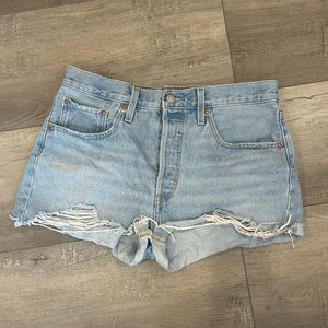 Levi short shorts